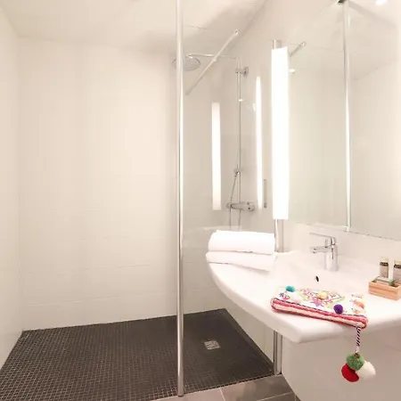ホテル Hotel Les Remparts De La Cite - Carcassonne 3*